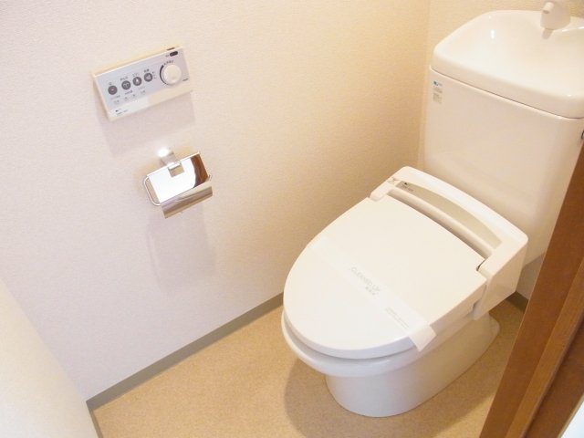 トイレ　シンプルで使いやすいトイレです