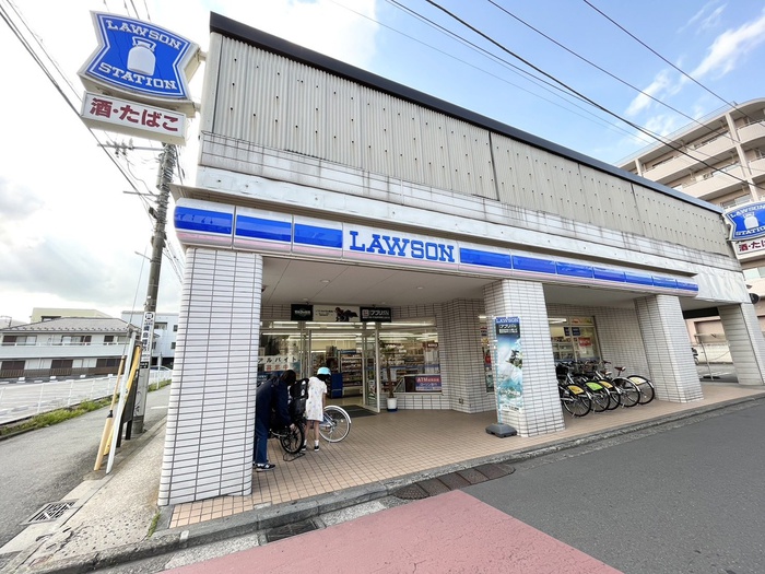 コンビニ　ローソン綱島西3丁目店（コンビニ）まで121m