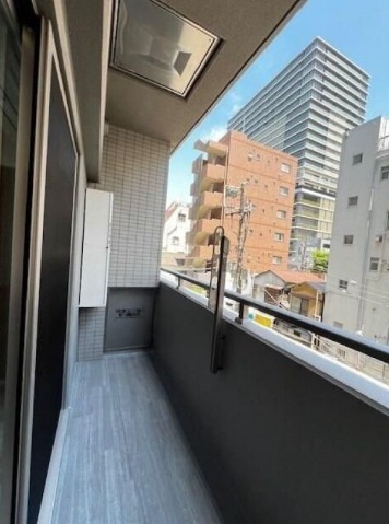 バルコニー　お洗濯にも便利なバルコニー付き