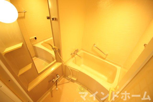 バス・シャワールーム　お風呂です