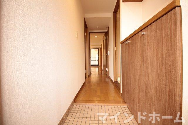 玄関　シンプルで使いやすい玄関です