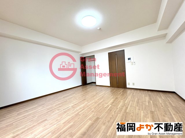 居室・リビング　こちらのリビングで趣味の時間をお楽しみください