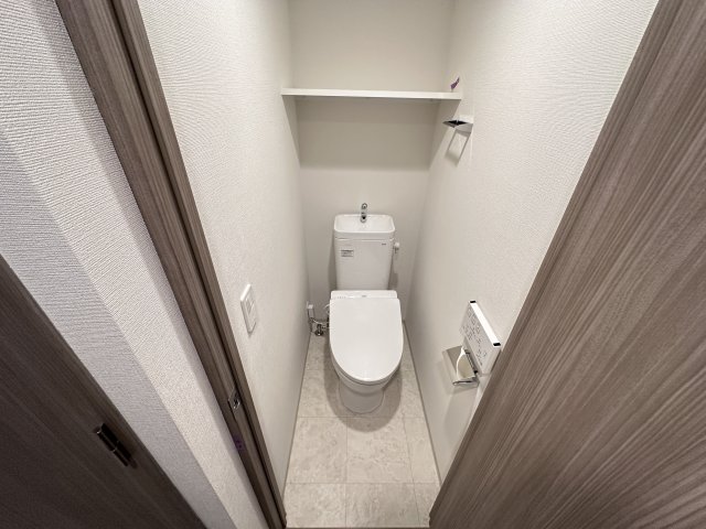 トイレ　※同施工会社別室参考写真