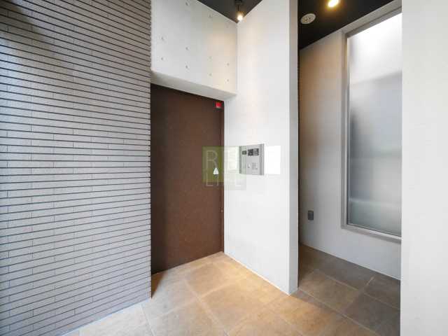 エントランス　ガリシア新宿余丁町