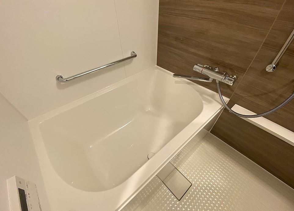 バス・シャワールーム　※別部屋の参考写真です。