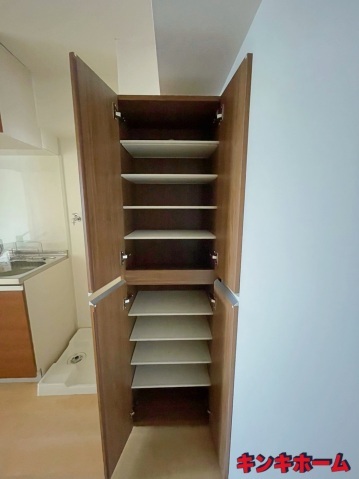 収納　写真は別のお部屋のものでございます