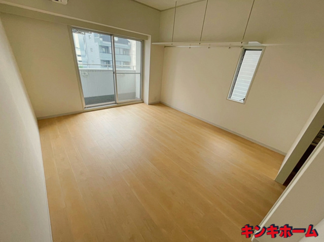 居室・リビング　写真は別のお部屋のものでございます