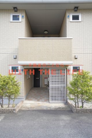 エントランス　ゆとりのあるエントランスです
