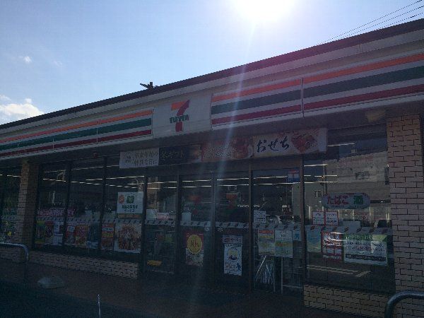 コンビニ　セブン‐イレブン 横浜片吹店（コンビニ）まで117m