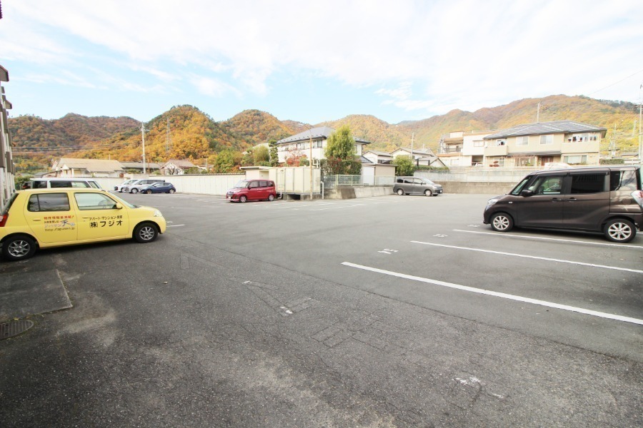 駐車場　駐車場