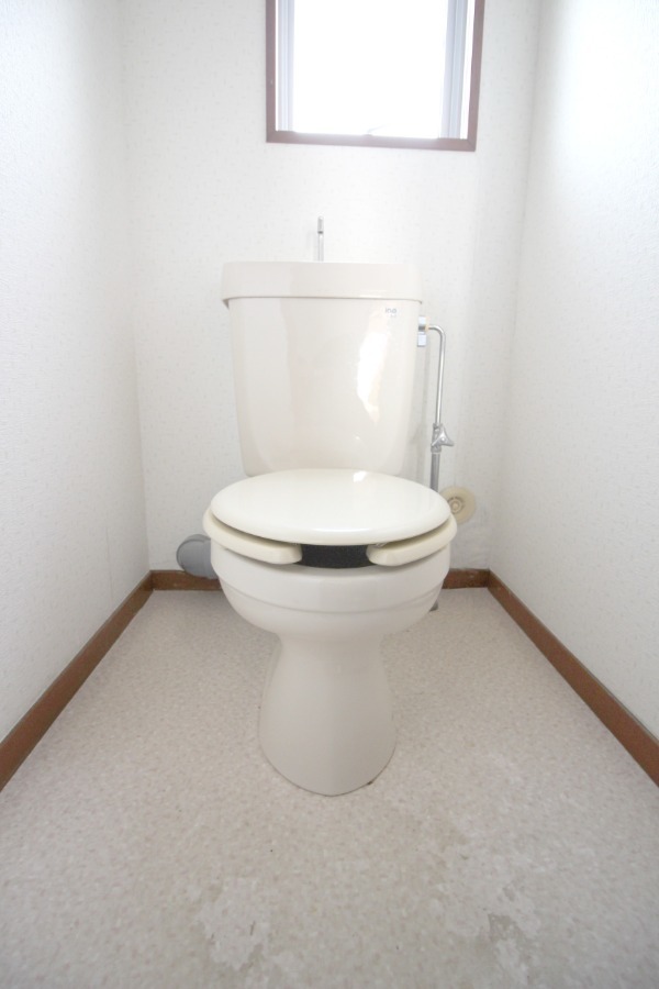 トイレ　トイレ温水洗浄便座