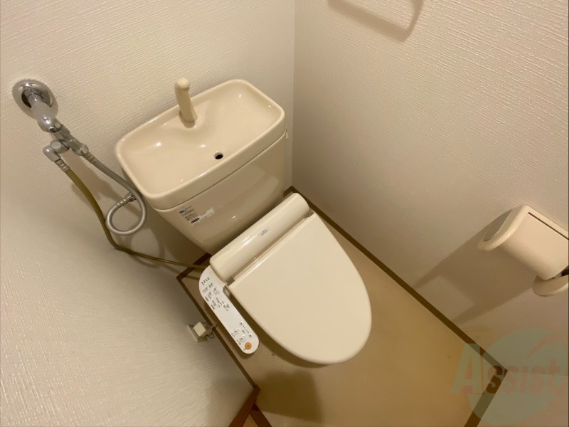 トイレ　トイレです。ウォシュレット付を探している方、おすすめです。