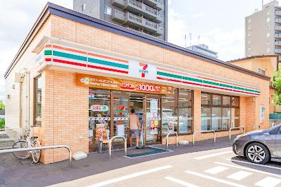 コンビニ　セブンイレブン札幌月寒中央通4丁目店（コンビニ）まで54m