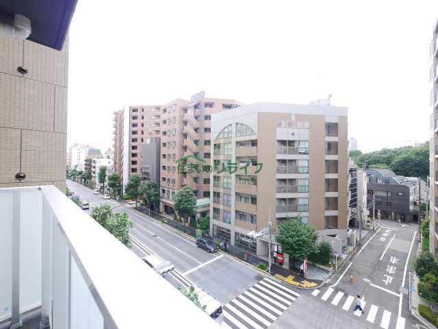 エントランス　GENOVIA四谷三丁目greenveil