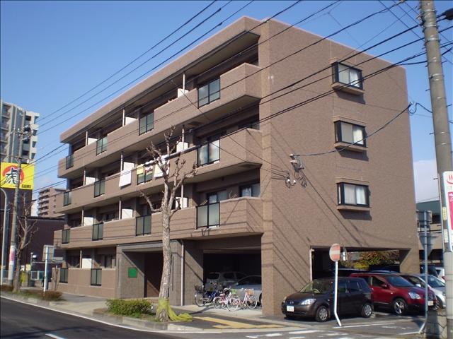 建物外観　タイル貼のオシャレな外観です