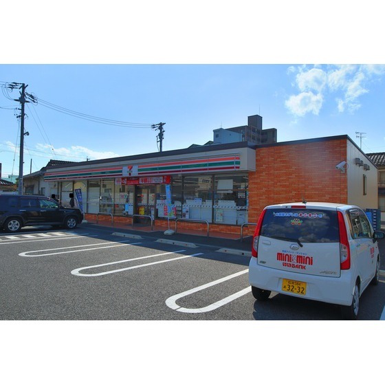 コンビニ　セブンイレブン松本あがた店（コンビニ）まで391m
