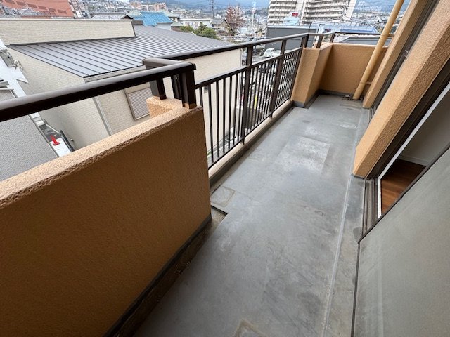 バルコニー　同物件別部屋イメージ写真