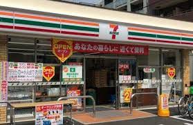 コンビニ　セブンイレブン 大阪京町堀3丁目店（コンビニ）まで869m