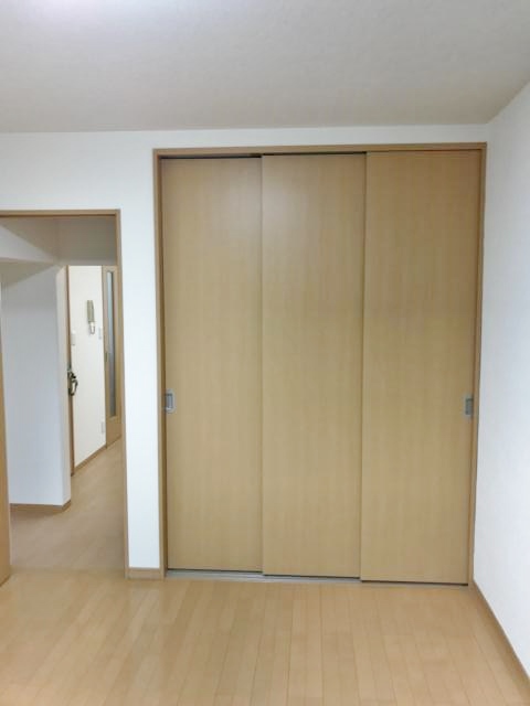 その他部屋・スペース　西向き洋室6帖(間取図右下)☆クローゼットがあります♪お洋服