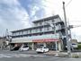 建物外観　小田急線「新百合ヶ丘」駅にアクセス可能な最寄りバス停まで徒歩