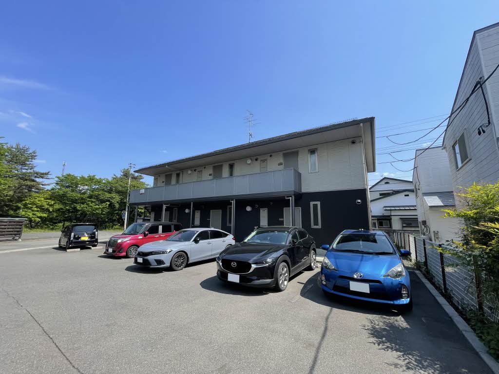建物外観　駐車場