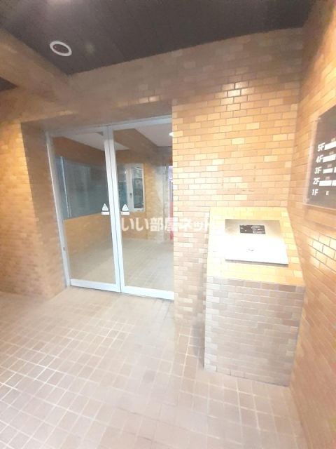 ＪＲ東海道本線 平塚駅 徒歩18分 5階建 築38年の玄関写真