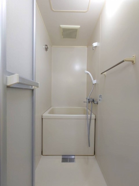 バス・シャワールーム　同タイプ別部屋の写真です。現状優先