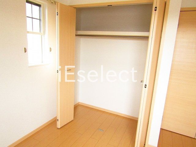 収納　洋服もかけられるクローゼット♪