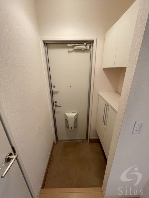 近鉄大阪線 長瀬駅 徒歩7分 3階建 築18年の玄関写真