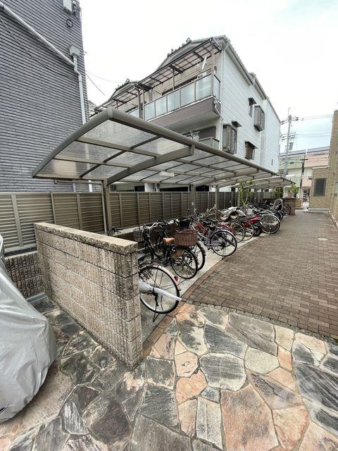 近鉄大阪線 長瀬駅 徒歩7分 3階建 築18年の外観写真