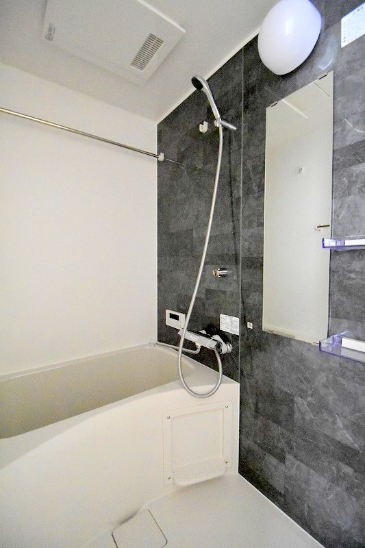 バス・シャワールーム　お問合せはシティホーム海田センター　082-821-2227