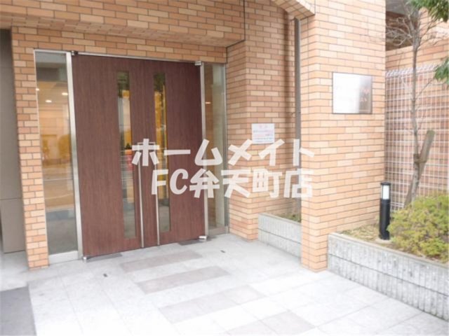 エントランス　建物の内部です