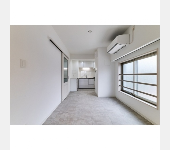 COMFORIA・LIV文京千駄木の居間写真