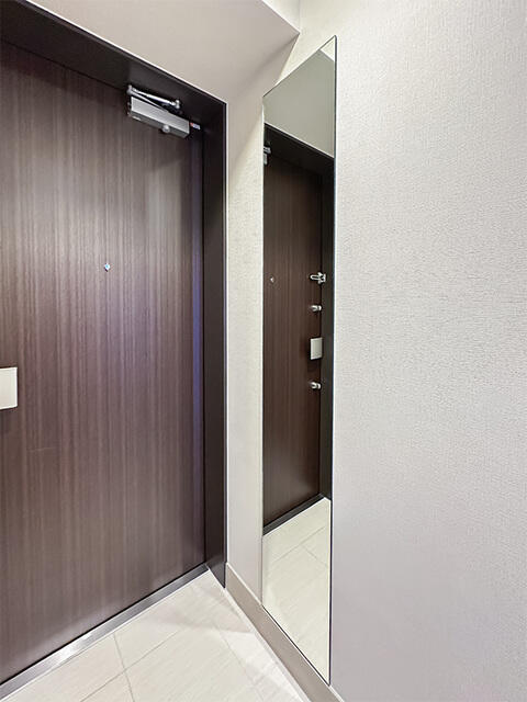 玄関　※写真は同タイプ住戸です。