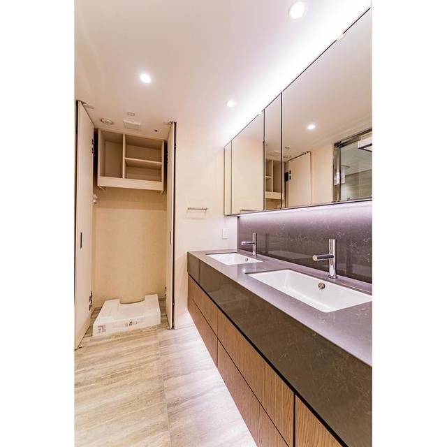 洗面設備　※写真は同タイプ住戸です。