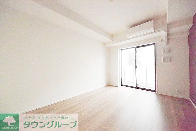 コンフォリア秋葉原EASTの居間写真