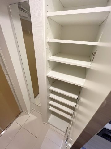 玄関　ガーラ・プレシャス横浜西谷＊同シリーズ別部屋参考