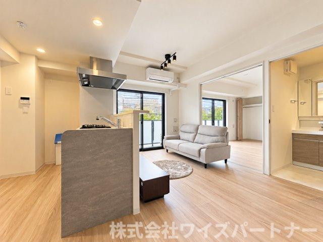 西鉄天神大牟田線 大橋駅 徒歩6分 4階建 築1年の居間写真