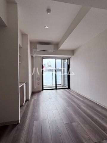 ラフィシア関内の居間写真