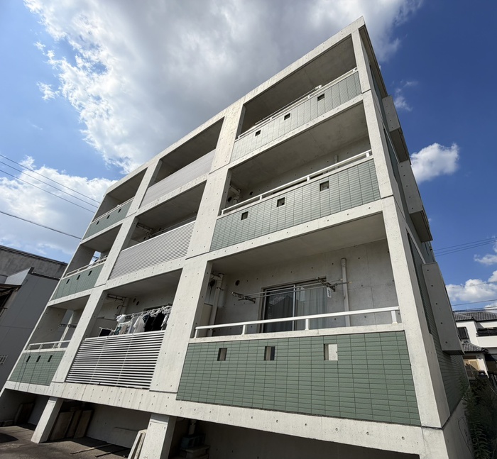 Prius Aoyama