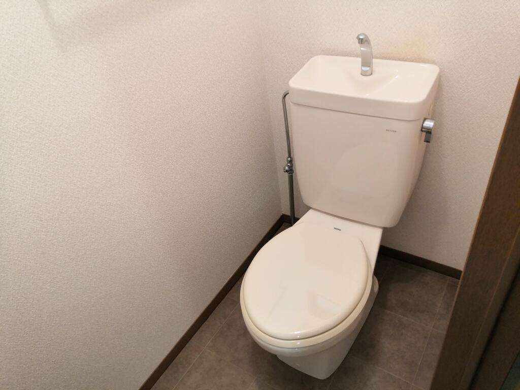 プリシェールキャッスルB棟のトイレ写真
