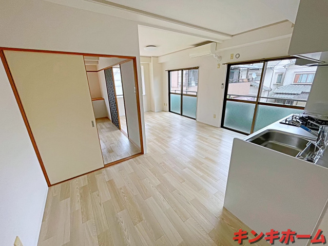 居室・リビング　写真は別のお部屋です。