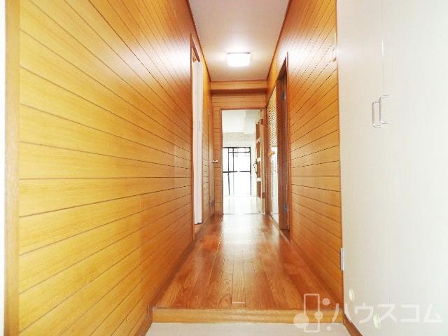 新大阪南愛ビルの玄関写真