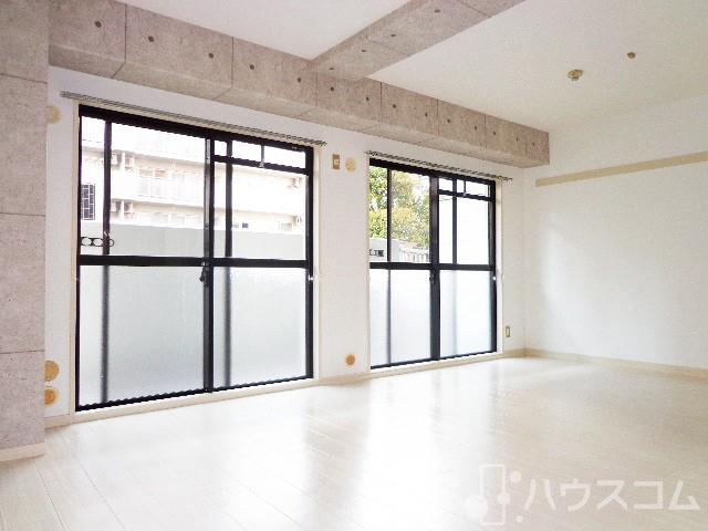 新大阪南愛ビルの居間写真