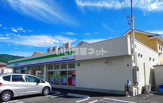 コンビニ　ファミリーマート　御殿場二の岡店（コンビニ）まで510m