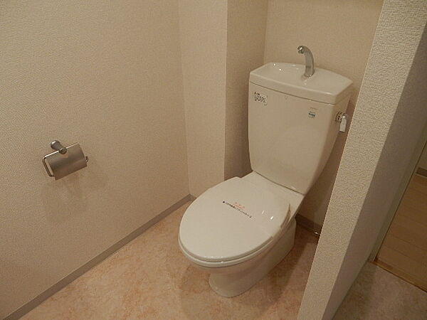 トイレ　写真は同タイプ住居です。