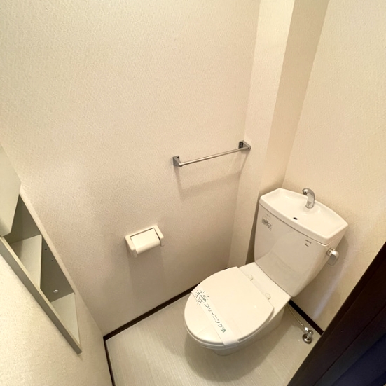 東武東上線 成増駅 徒歩11分 2階建 築19年のトイレ写真