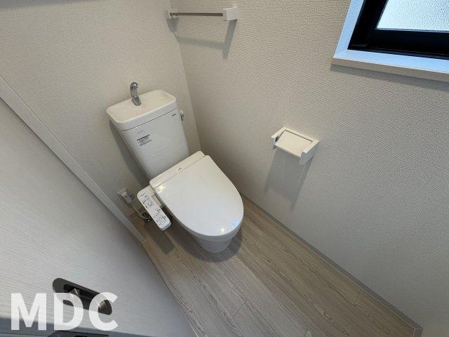 ＪＲ牟岐線 阿波富田駅 徒歩49分 2階建 築6年のトイレ写真