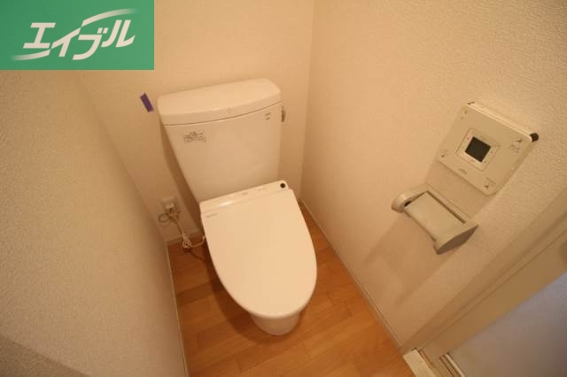 シャインコート岡南町のトイレ写真