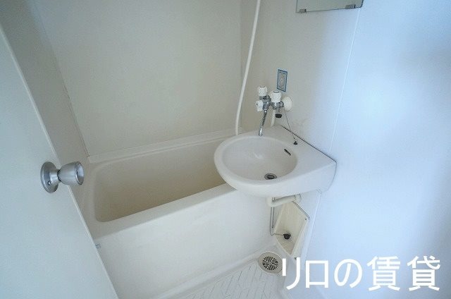 バス・シャワールーム　別号室イメージ